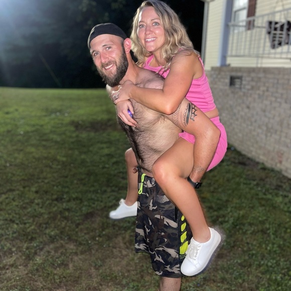 Meet your Posher, Chelsea Leigh - Picture 5 of 16